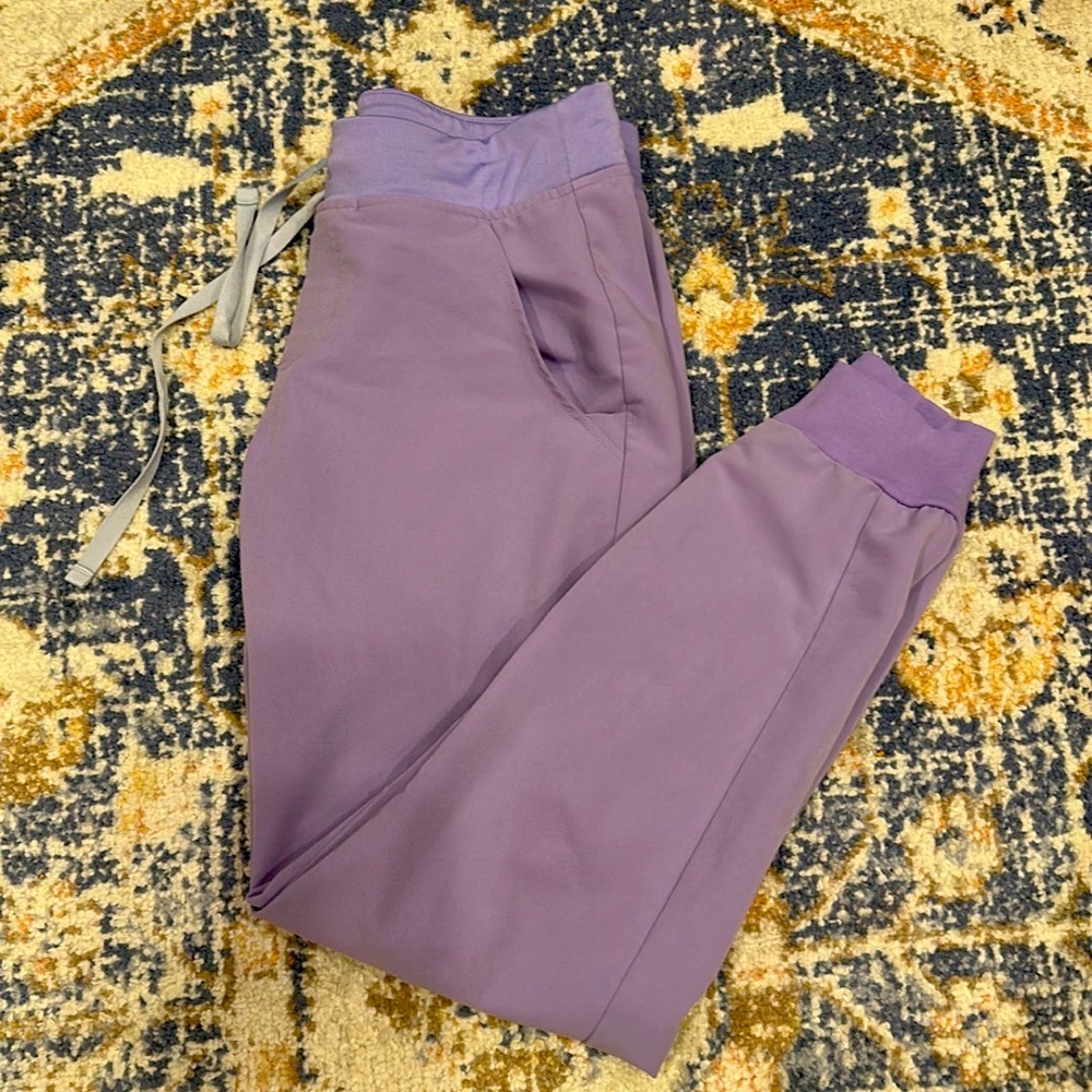 lavender dew - figs zamora joggers
